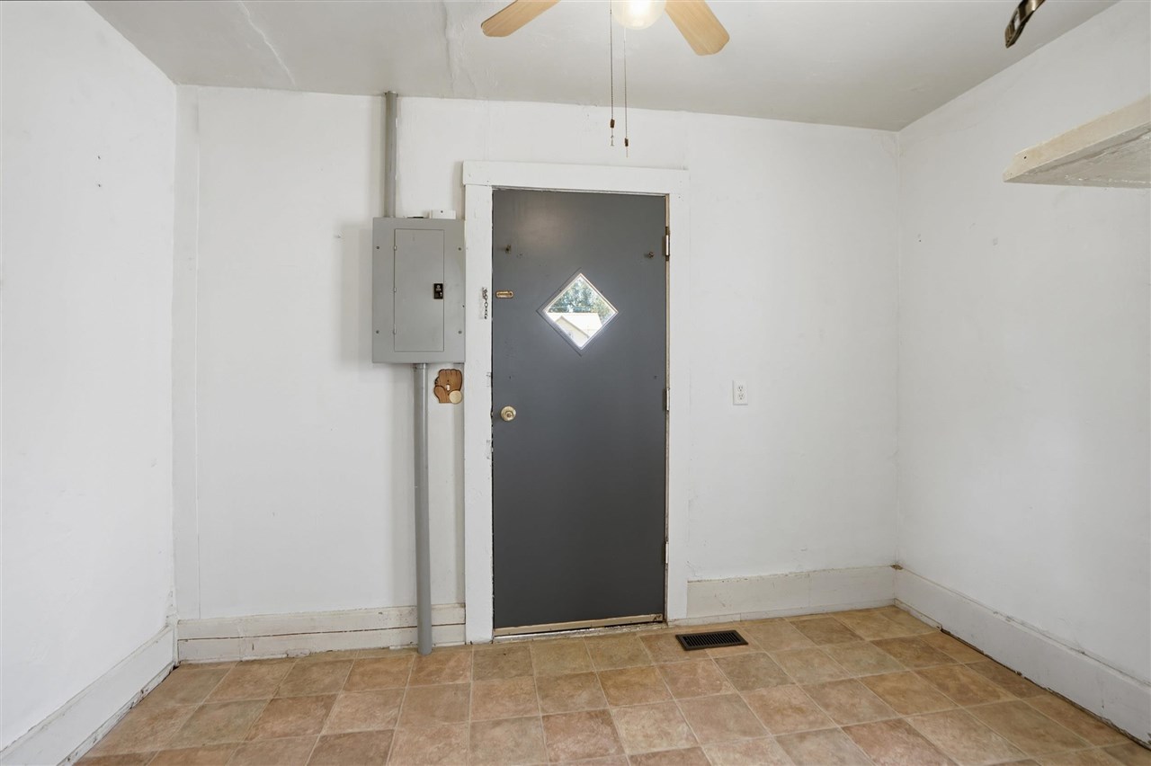 210 E Center Street Winfield IA 52659