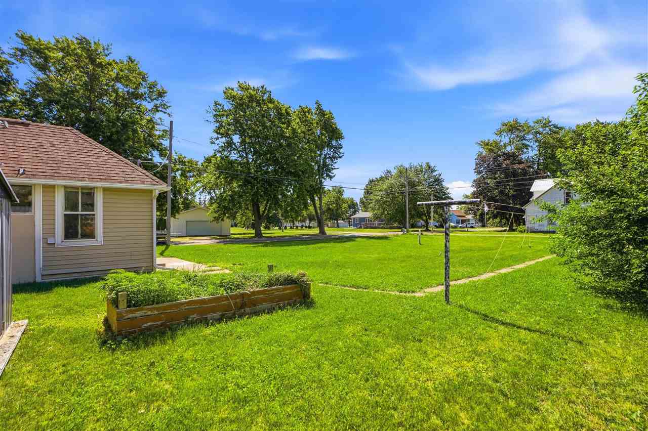 210 E Center Street Winfield IA 52659