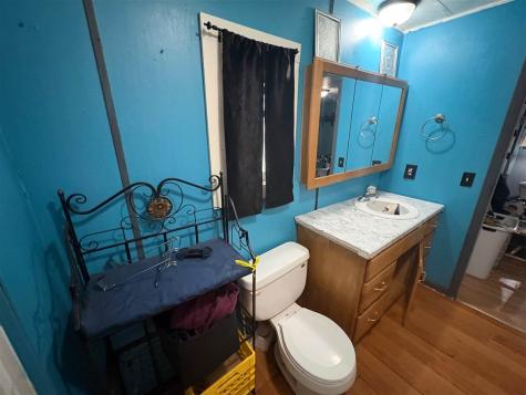 105 W Clay Street IA 50216