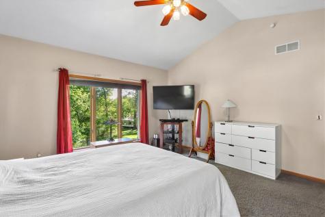 3057 Sandy Beach Road NE Swisher IA 52338