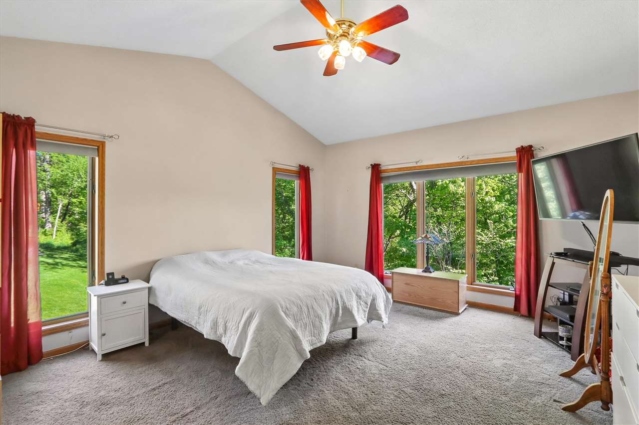 3057 Sandy Beach Road NE Swisher IA 52338