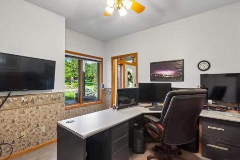 3057 Sandy Beach Road NE Swisher IA 52338