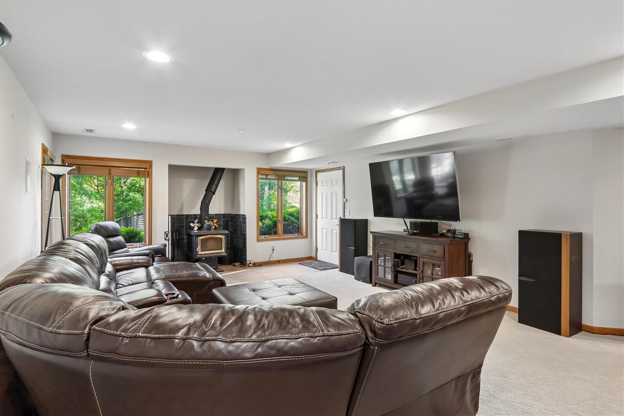 3057 Sandy Beach Road NE Swisher IA 52338