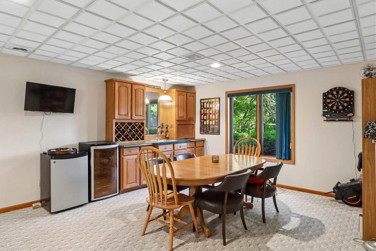 3057 Sandy Beach Road NE Swisher IA 52338