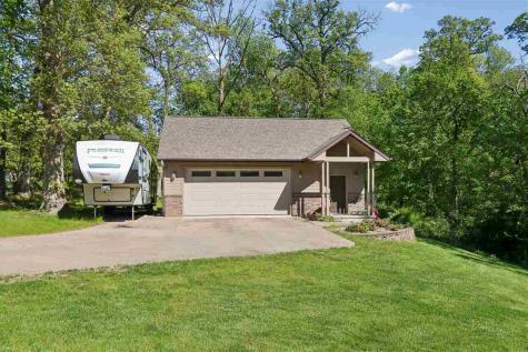 3057 Sandy Beach Road NE Swisher IA 52338