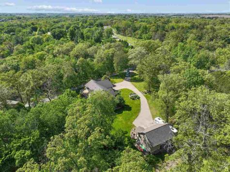 3057 Sandy Beach Road NE Swisher IA 52338
