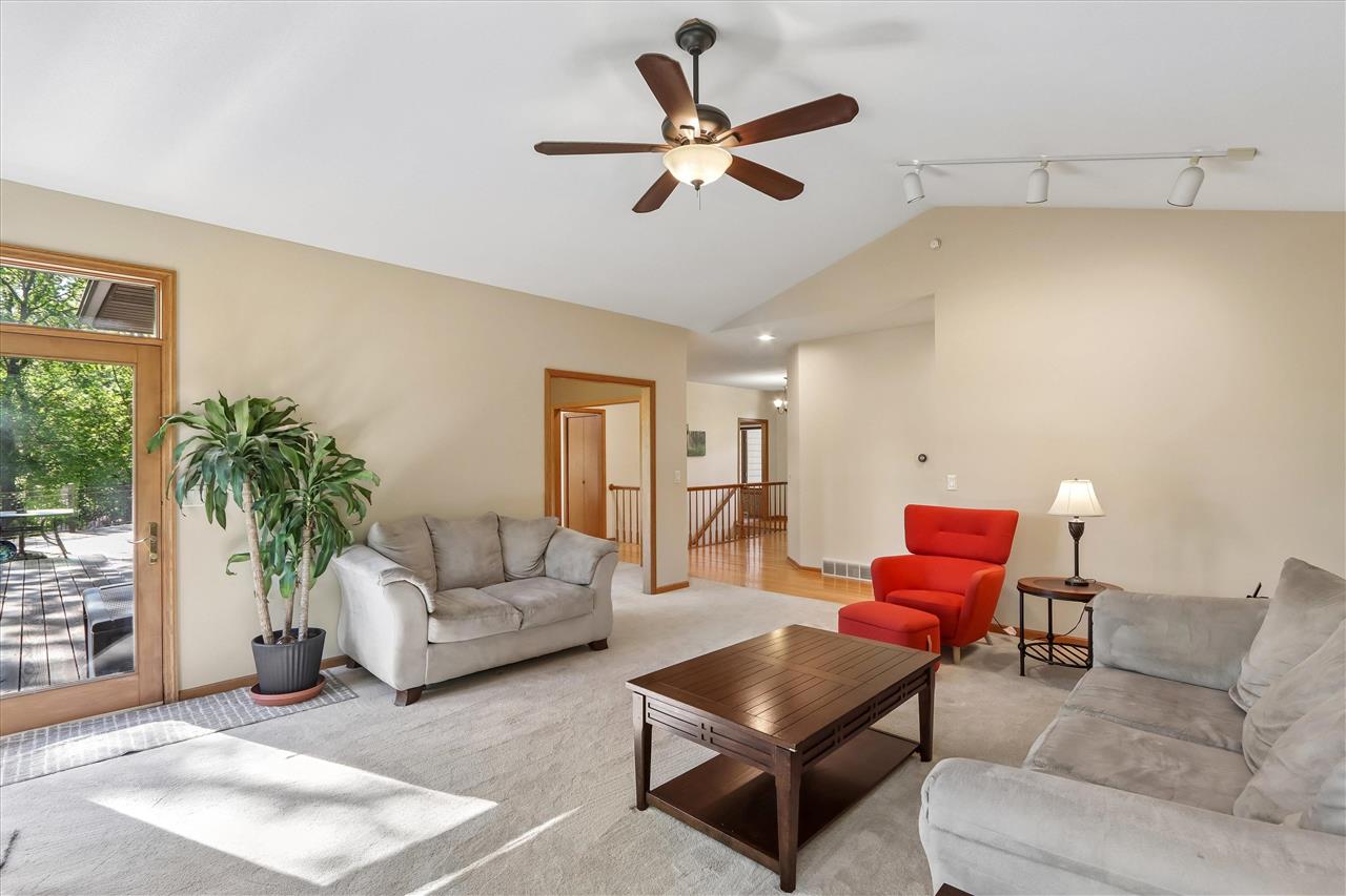 3057 Sandy Beach Road NE Swisher IA 52338