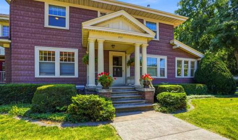 205 E South Street Sigourney IA 52591