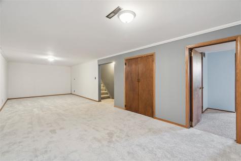 323 SE Norwick Road SW Cedar Rapids IA 52404