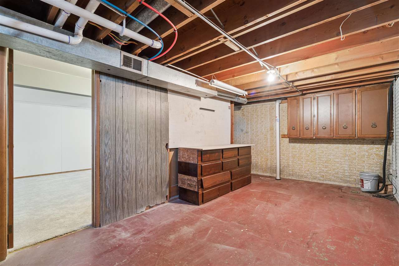 323 SE Norwick Road SW Cedar Rapids IA 52404