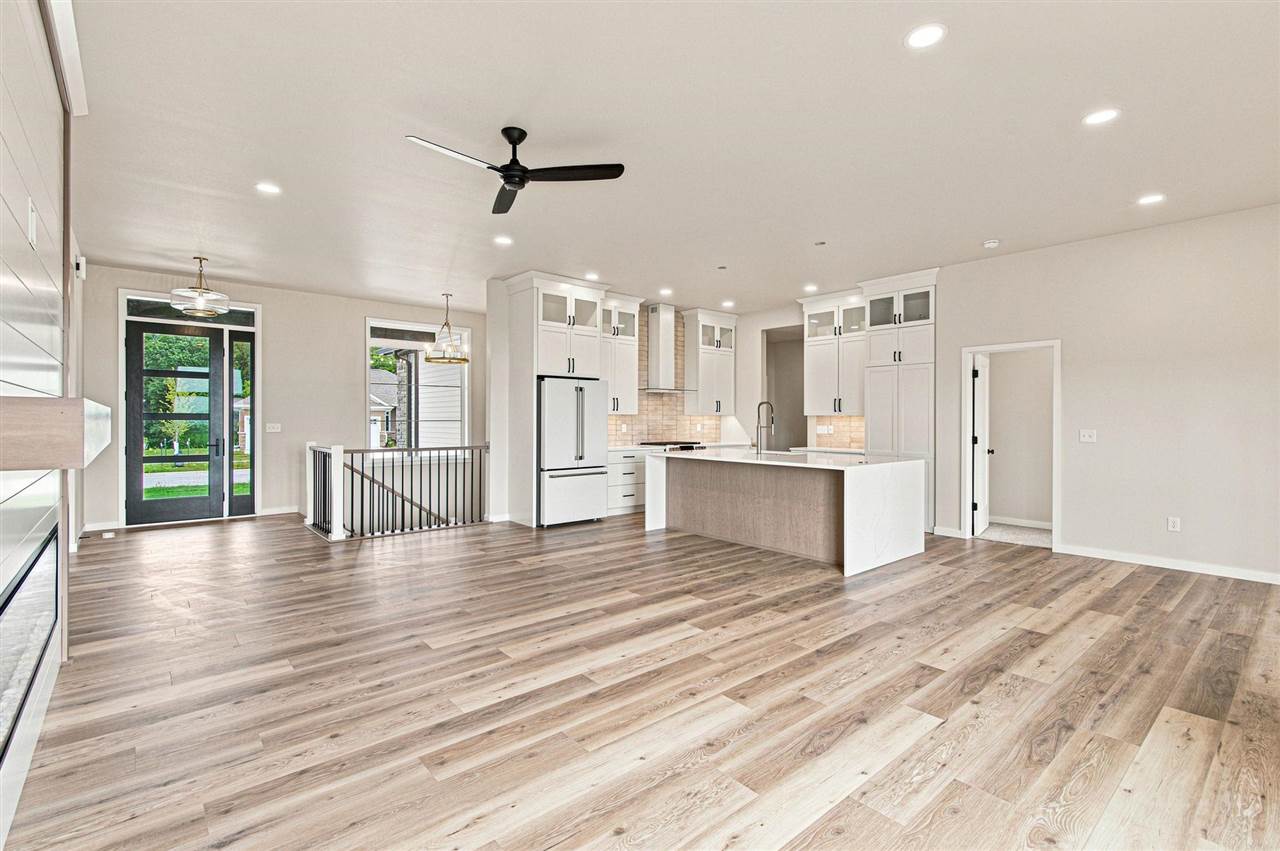 3040 Ridgeview Circle Coralville IA 52241