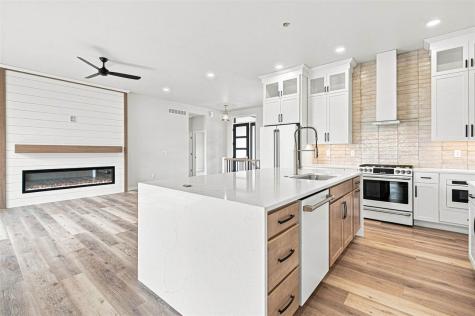 3040 Ridgeview Circle Coralville IA 52241