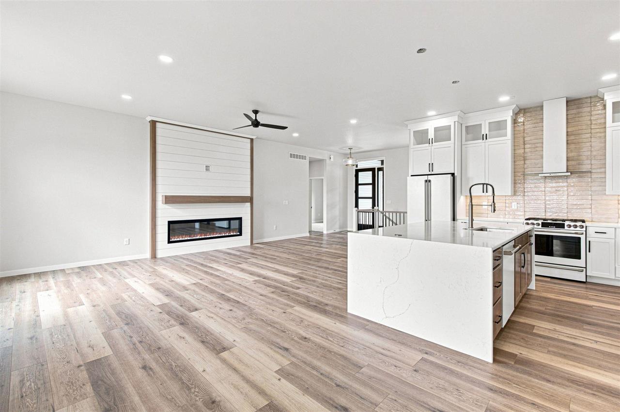 3040 Ridgeview Circle Coralville IA 52241