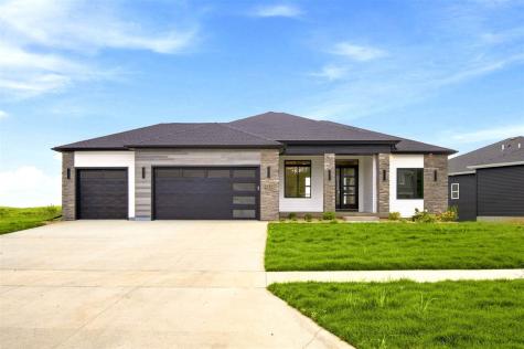3040 Ridgeview Circle Coralville IA 52241