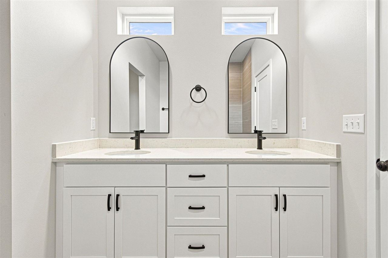 3040 Ridgeview Circle Coralville IA 52241