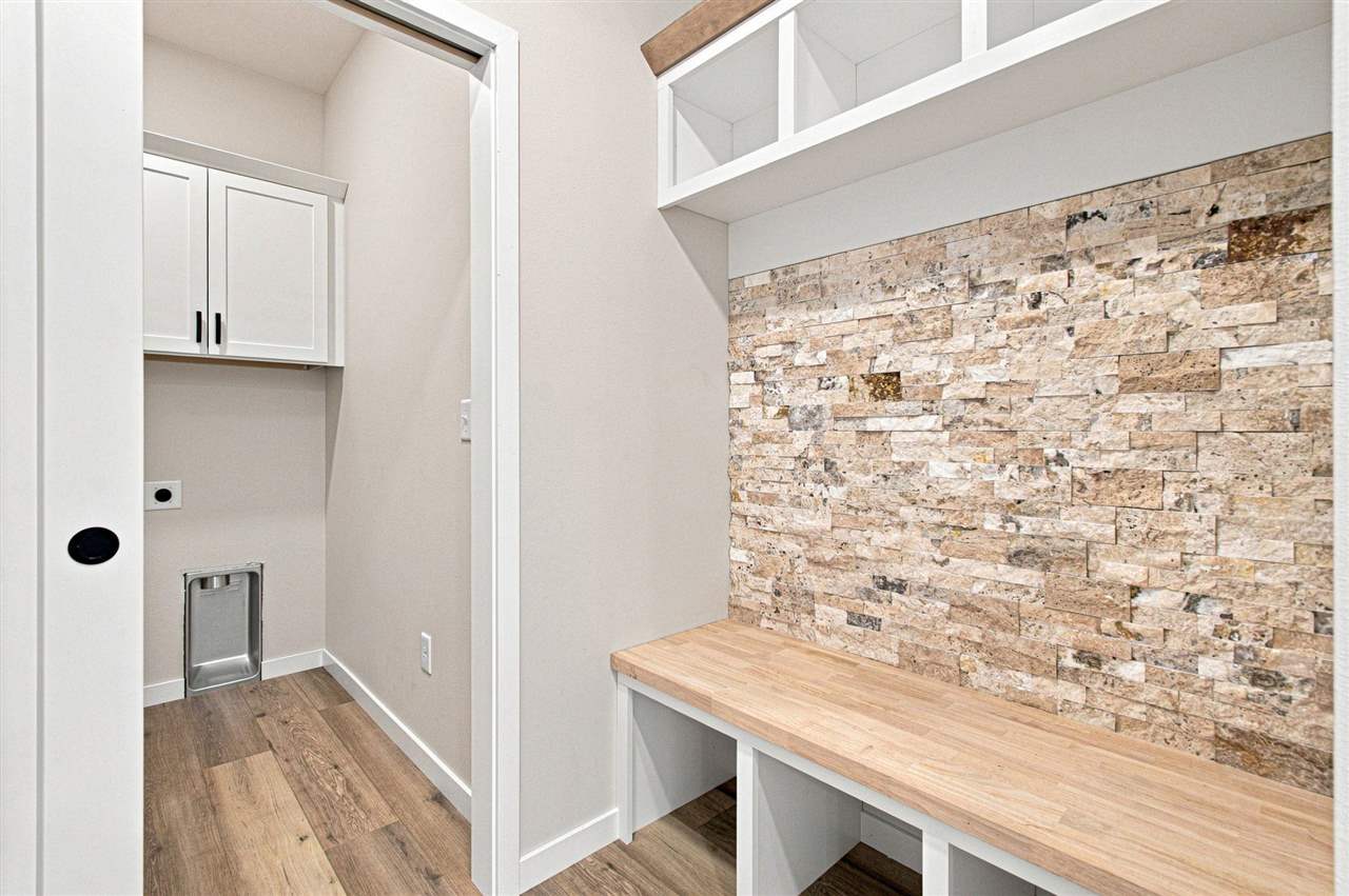 3040 Ridgeview Circle Coralville IA 52241
