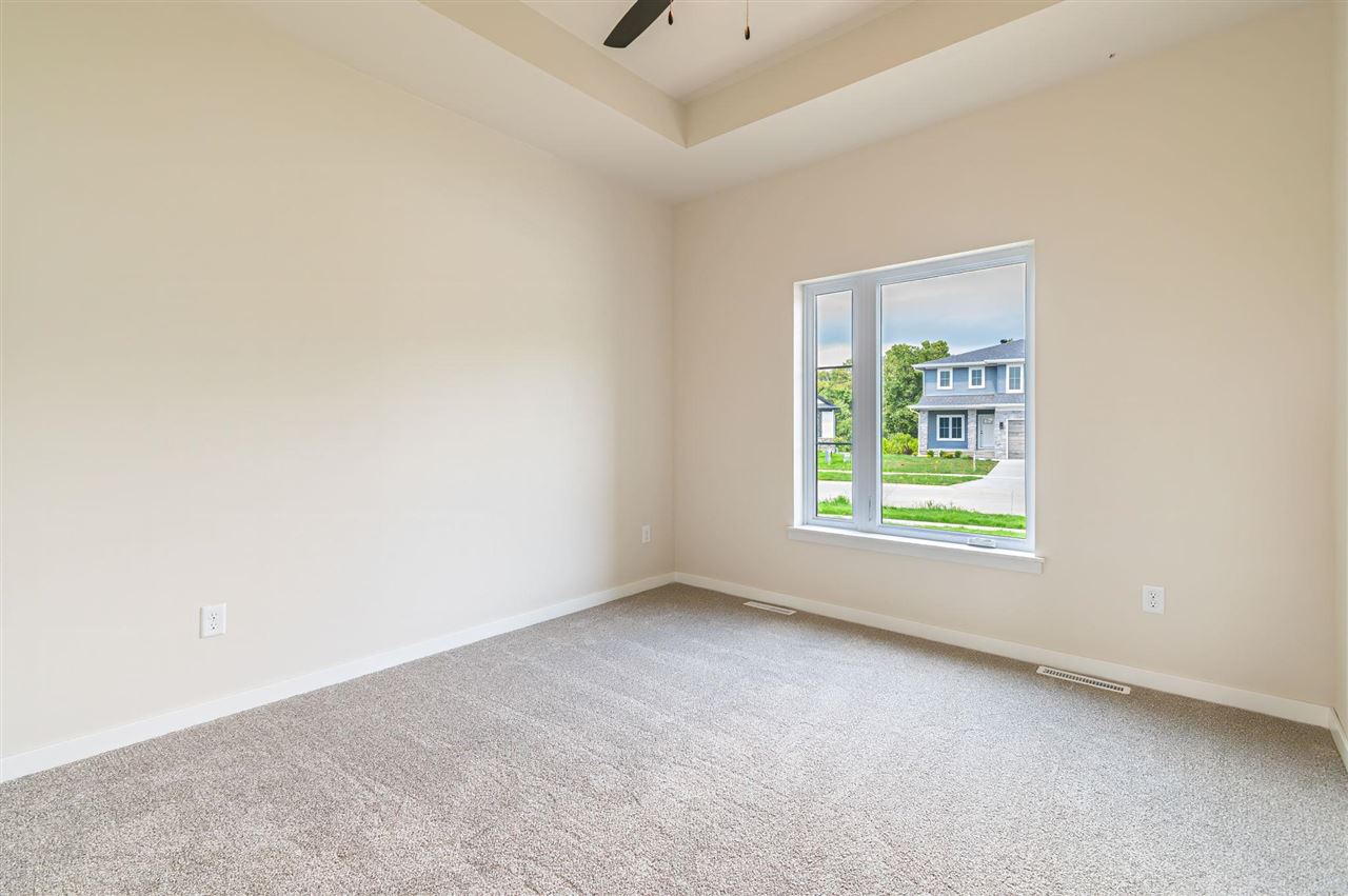3040 Ridgeview Circle Coralville IA 52241