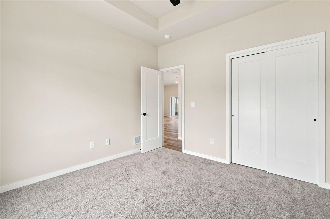 3040 Ridgeview Circle Coralville IA 52241