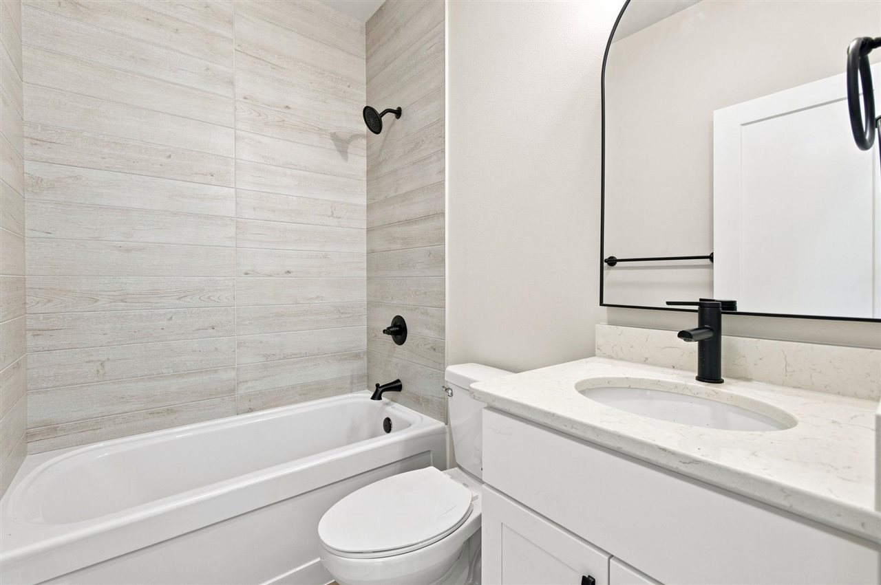 3040 Ridgeview Circle Coralville IA 52241
