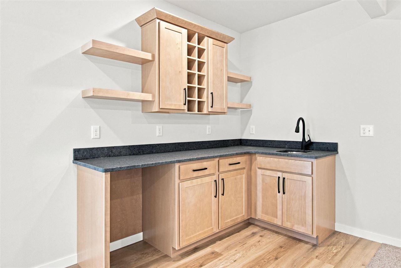 3040 Ridgeview Circle Coralville IA 52241