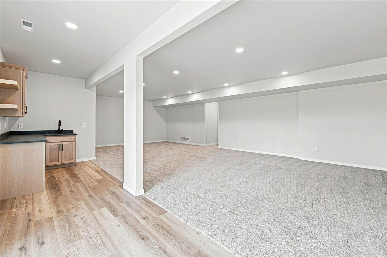 3040 Ridgeview Circle Coralville IA 52241