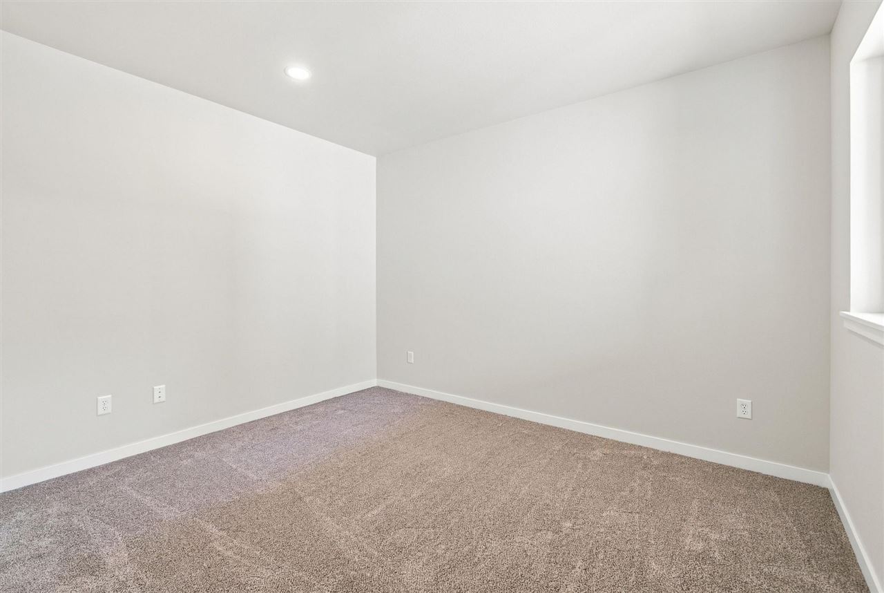 3040 Ridgeview Circle Coralville IA 52241