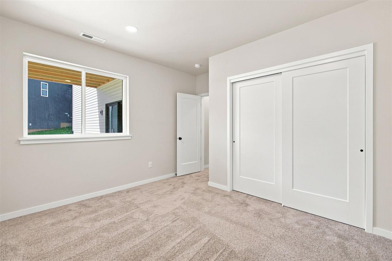3040 Ridgeview Circle Coralville IA 52241