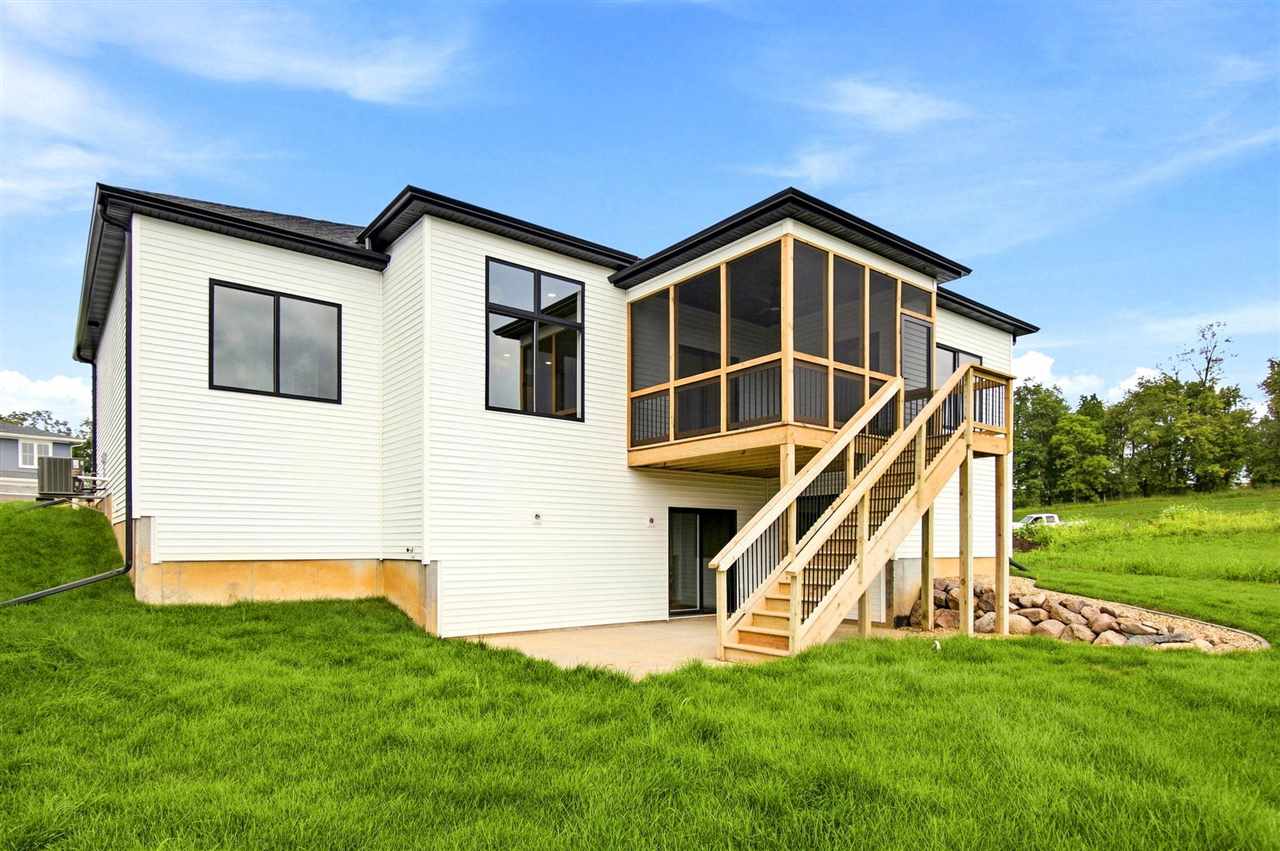 3040 Ridgeview Circle Coralville IA 52241