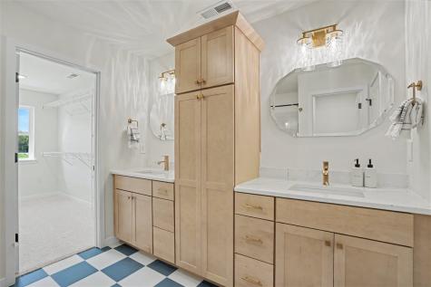 1517 Legend Drive Tiffin IA 52340