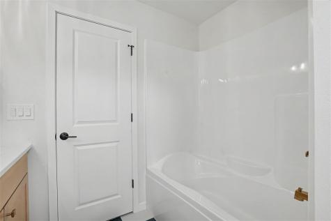 1517 Legend Drive Tiffin IA 52340