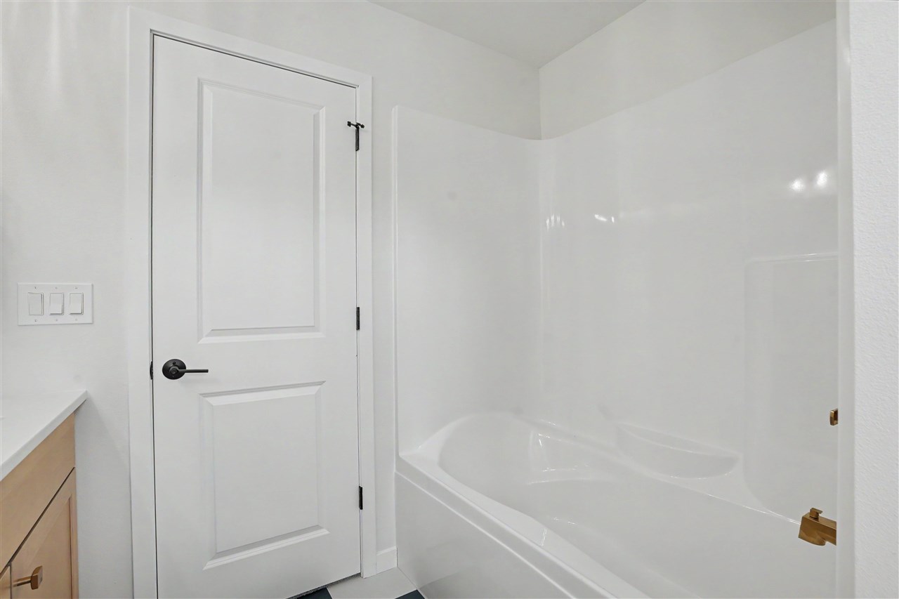 1517 Legend Drive Tiffin IA 52340
