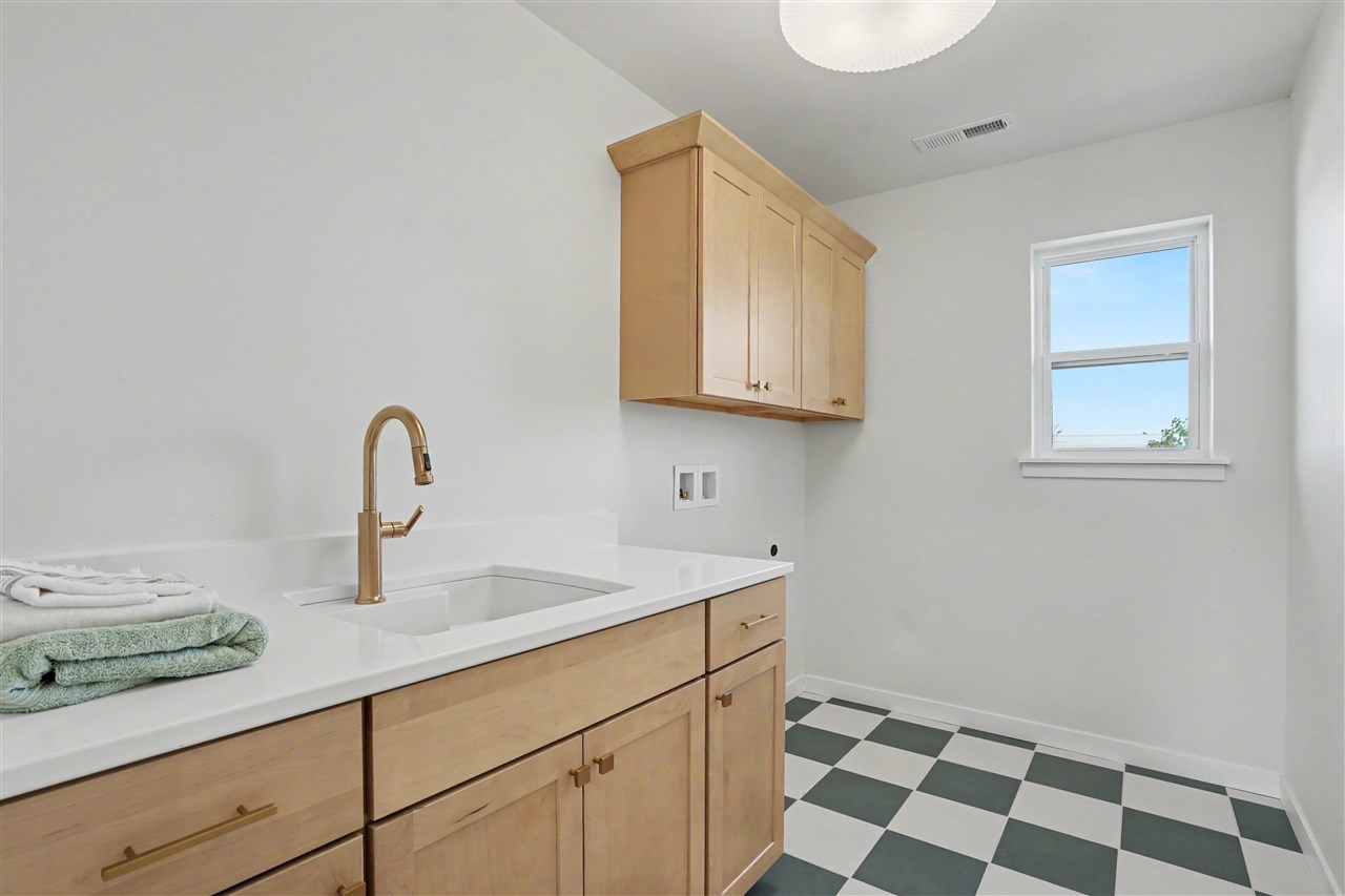 1517 Legend Drive Tiffin IA 52340