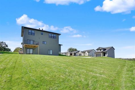 1517 Legend Drive Tiffin IA 52340