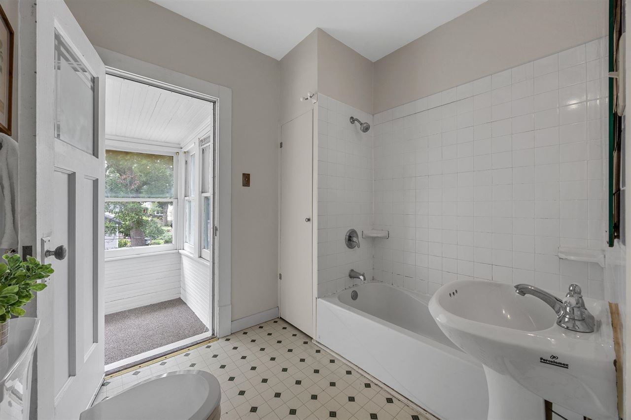 383 21st Street SE Cedar Rapids IA 52403