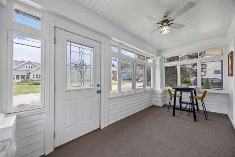 383 21st Street SE Cedar Rapids IA 52403