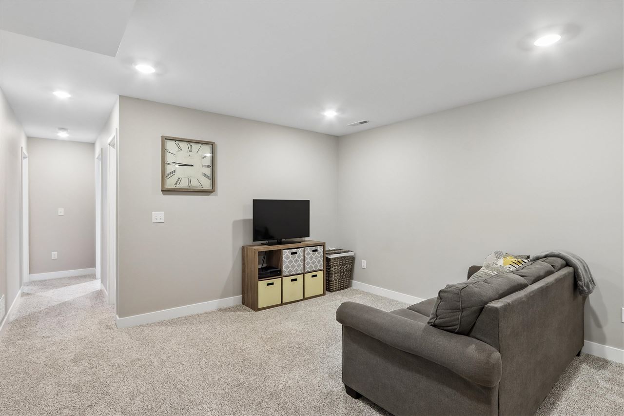113 Dogwood Lane Tiffin IA 52340