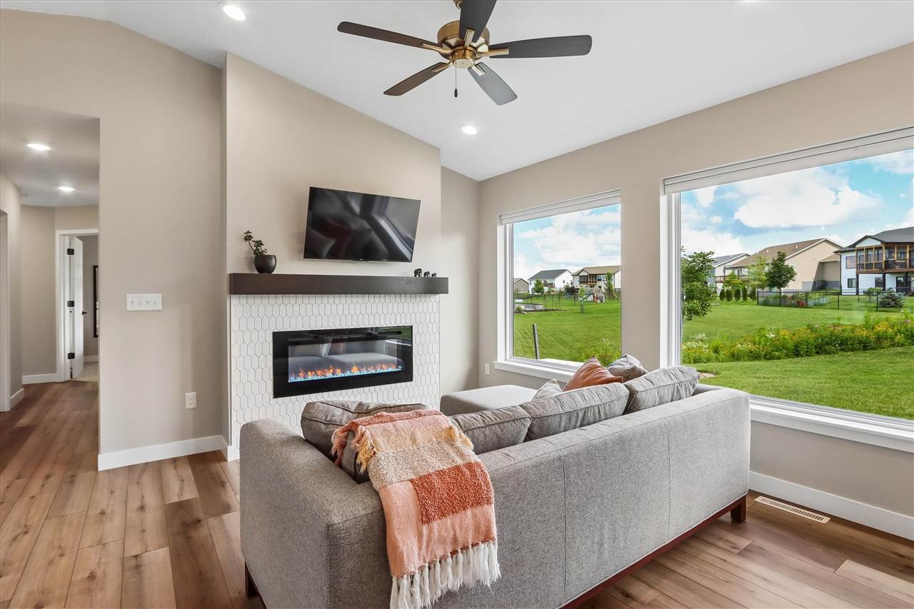 113 Dogwood Lane Tiffin IA 52340