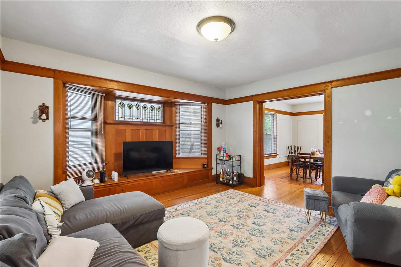 309 Fairchild Street Iowa City IA 52245-2114