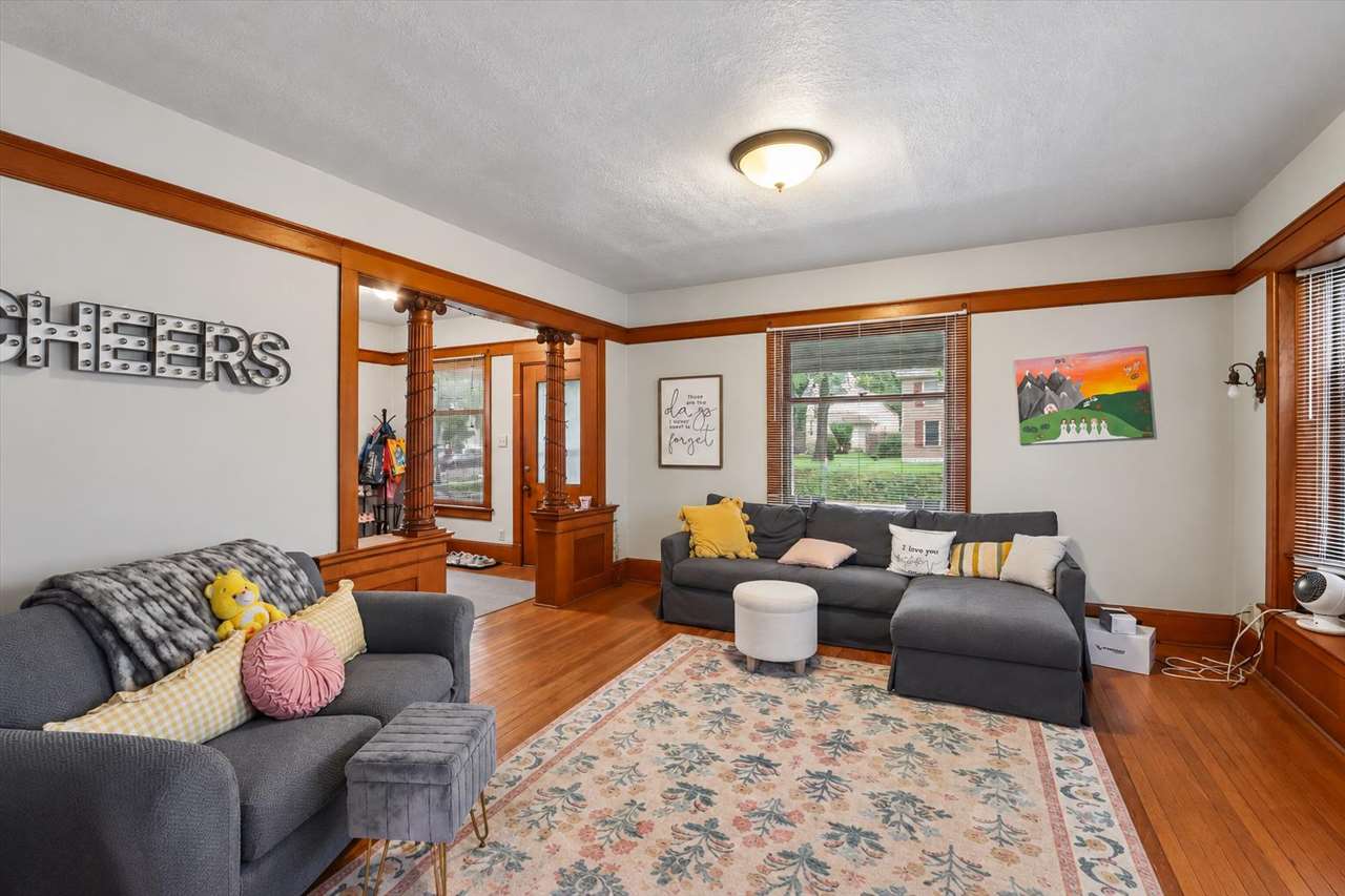 309 Fairchild Street Iowa City IA 52245-2114