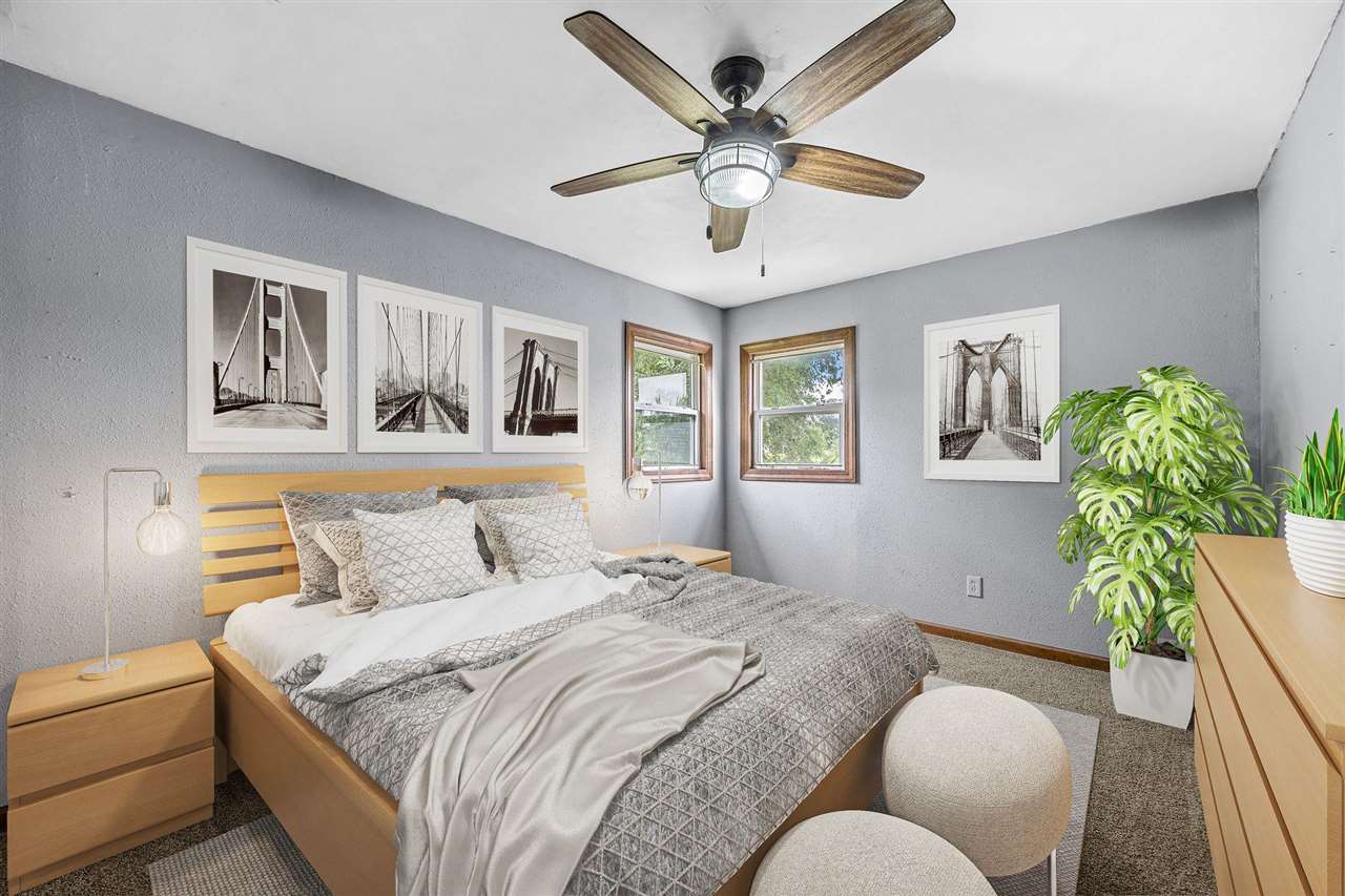 6524 Parkview Avenue Cedar Rapids IA 52403