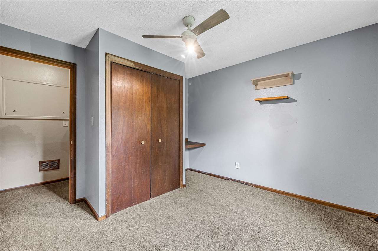 6524 Parkview Avenue Cedar Rapids IA 52403