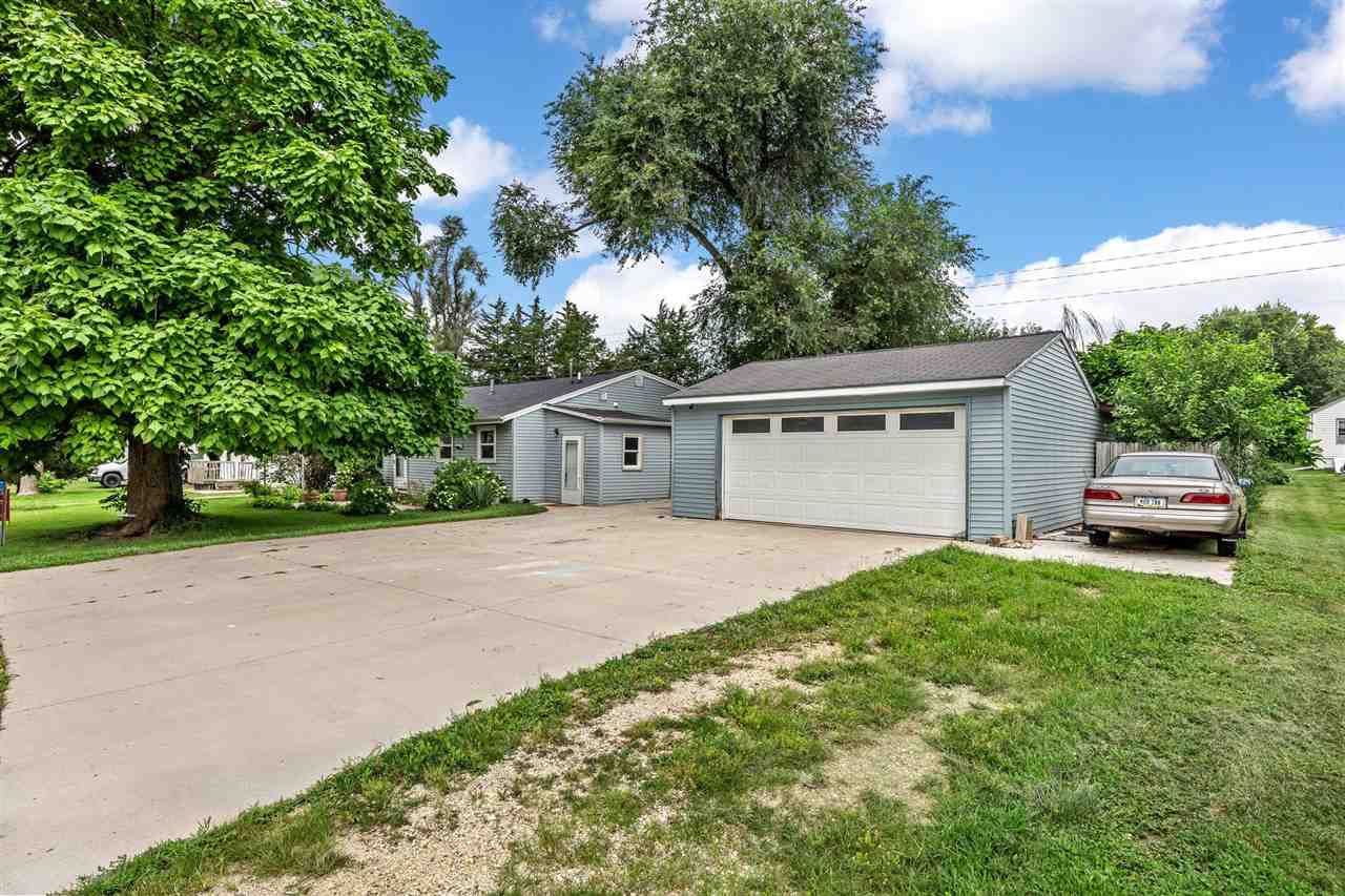 6524 Parkview Avenue Cedar Rapids IA 52403