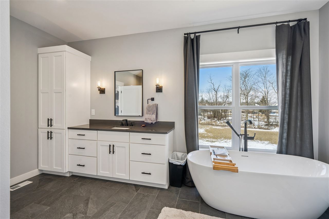 9267 Feather Ridge Pass Cedar Rapids IA 52411