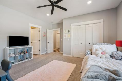 9267 Feather Ridge Pass Cedar Rapids IA 52411