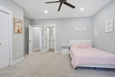 9267 Feather Ridge Pass Cedar Rapids IA 52411
