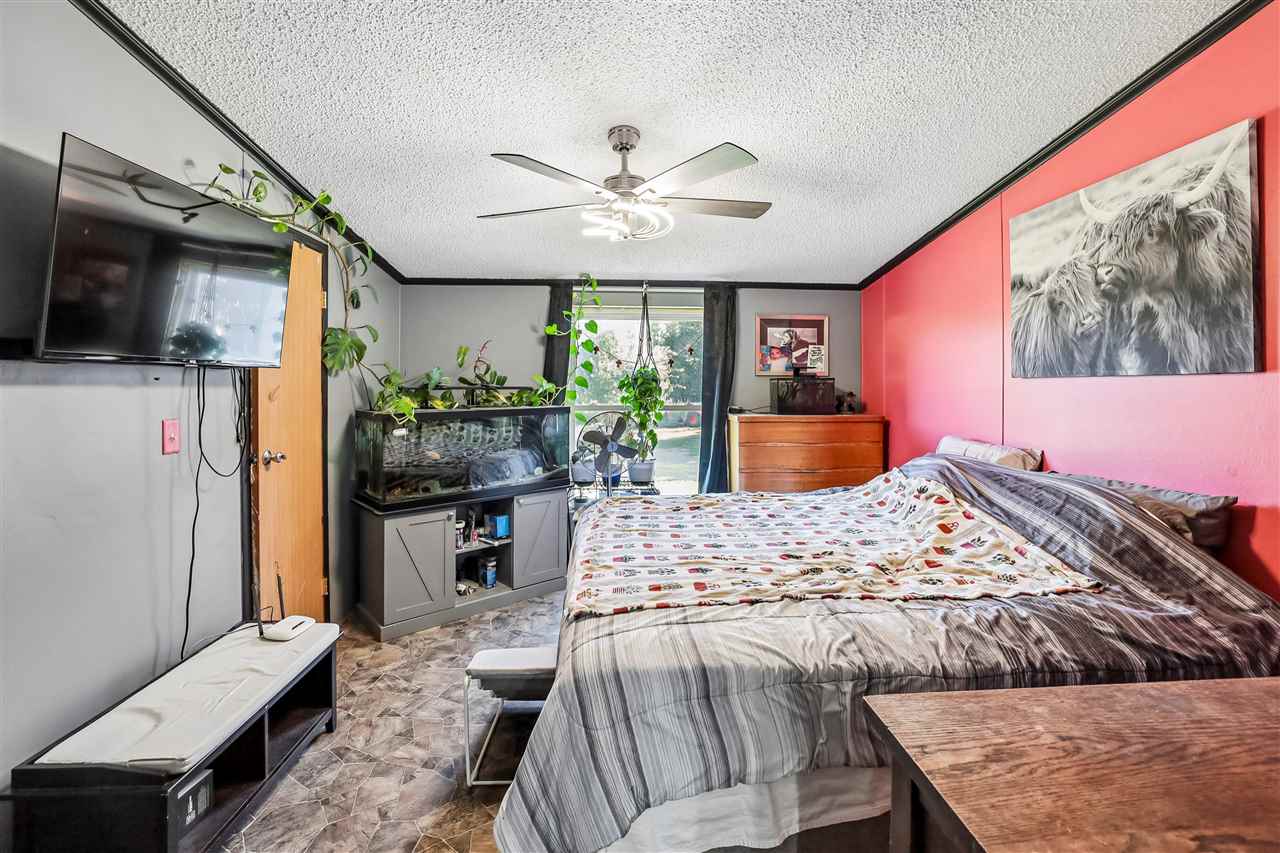 1210 Fir Avenue Wellman IA 52356