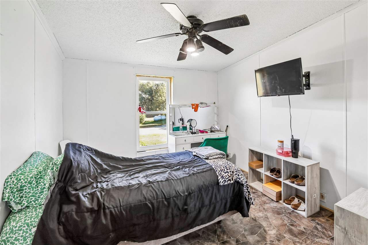 1210 Fir Avenue Wellman IA 52356