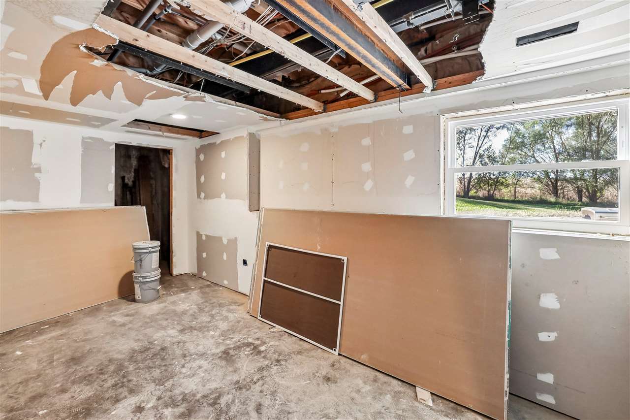1210 Fir Avenue Wellman IA 52356
