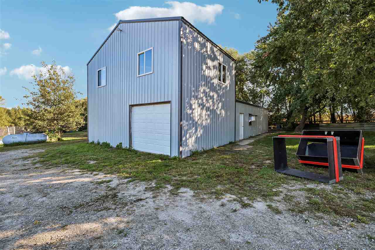 1210 Fir Avenue Wellman IA 52356