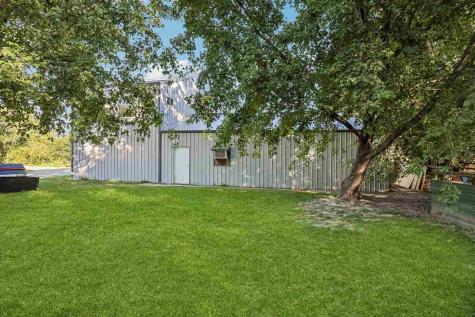 1210 Fir Avenue Wellman IA 52356